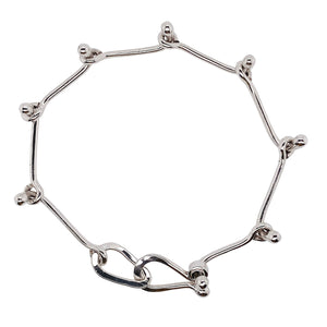 Ball link bracelet in sterling silver.