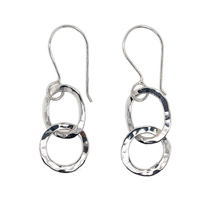 Oval earrings in sterling silver.