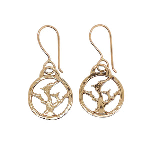 Coral reef earrings in gold. 