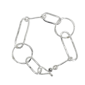 Big link bracelet in sterling silver.