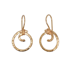 Karma earrings in gold.