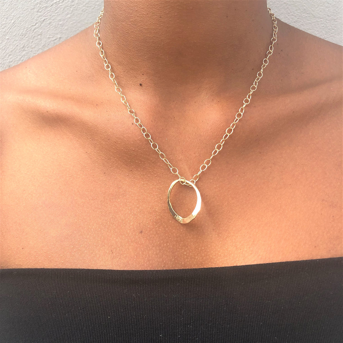 18&quot; sterling silver 3.2mm cable chain with petals pendant.