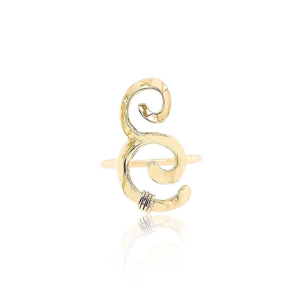Wave ring in 14K yellow gold